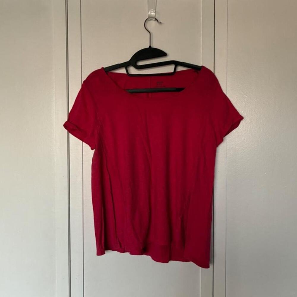Crown ivy red t shirt
